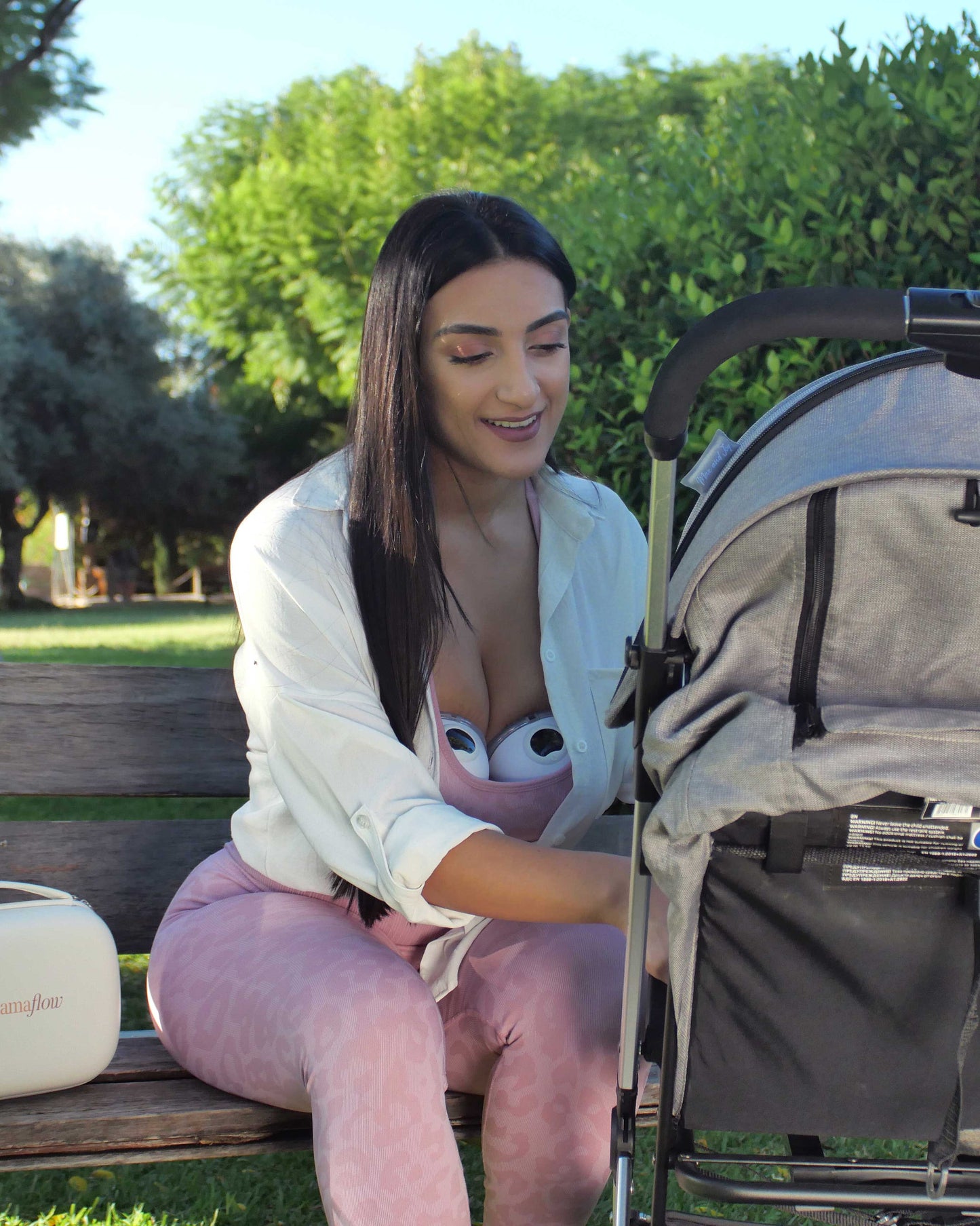 MamaFlow Single Wearable Breast Pump with Case